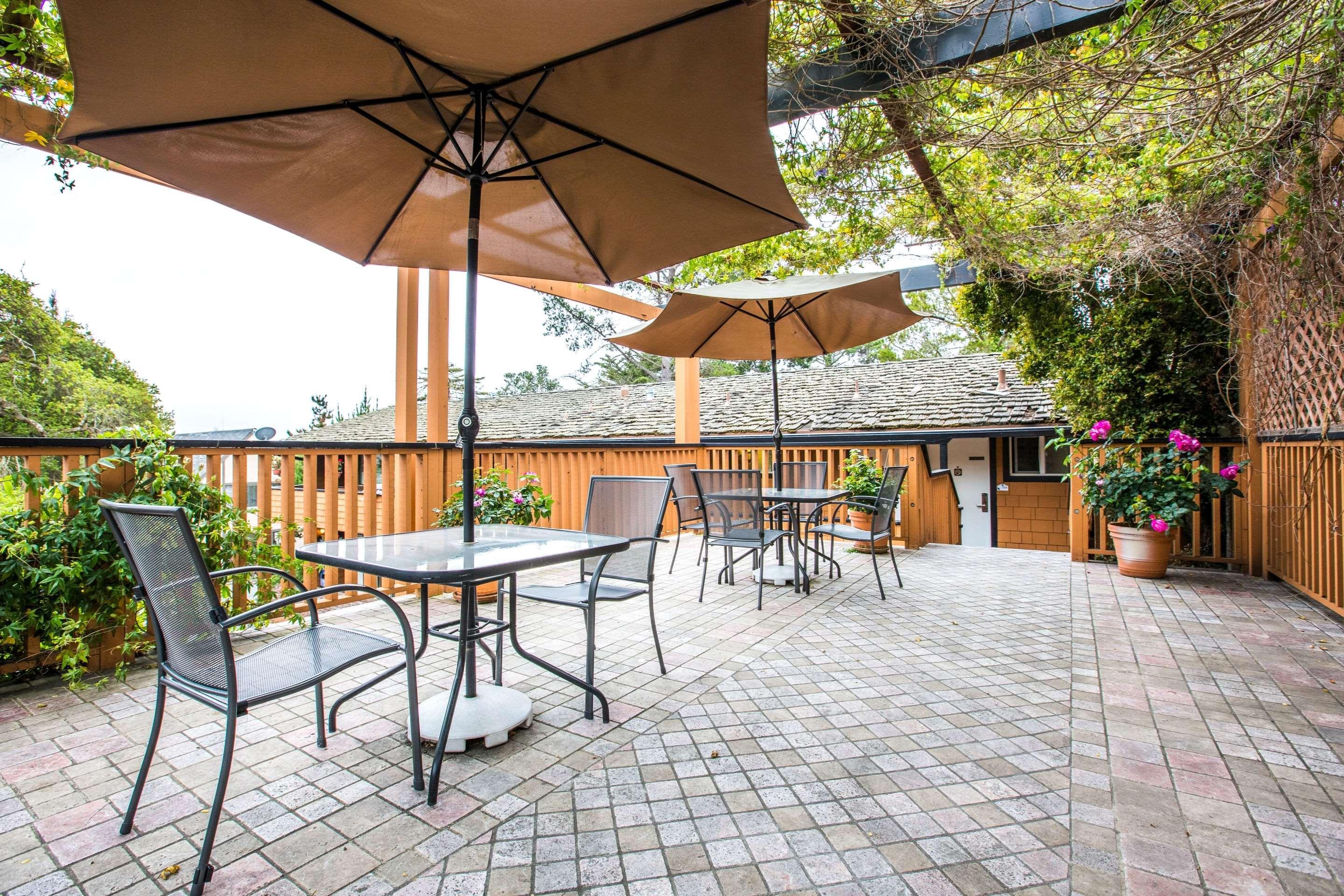 Clarion Collection Carmel Oaks Inn Exterior photo