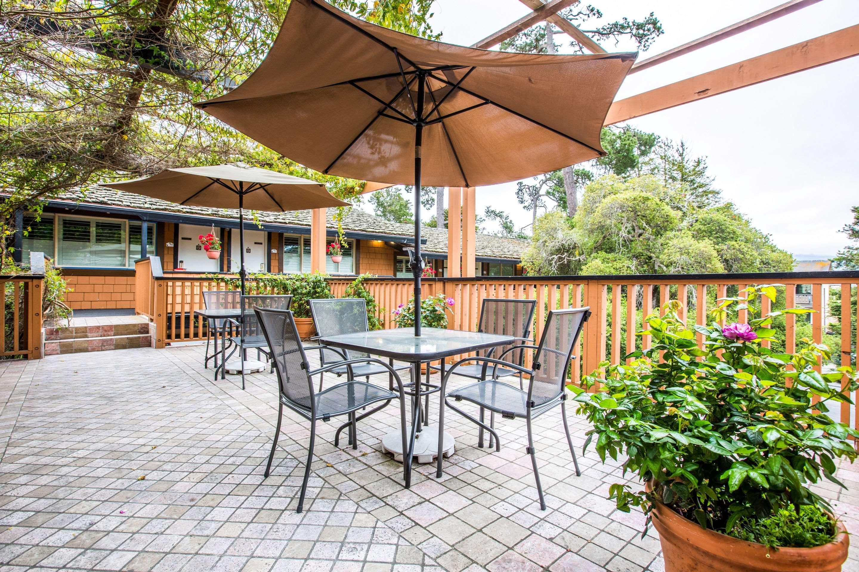 Clarion Collection Carmel Oaks Inn Exterior photo