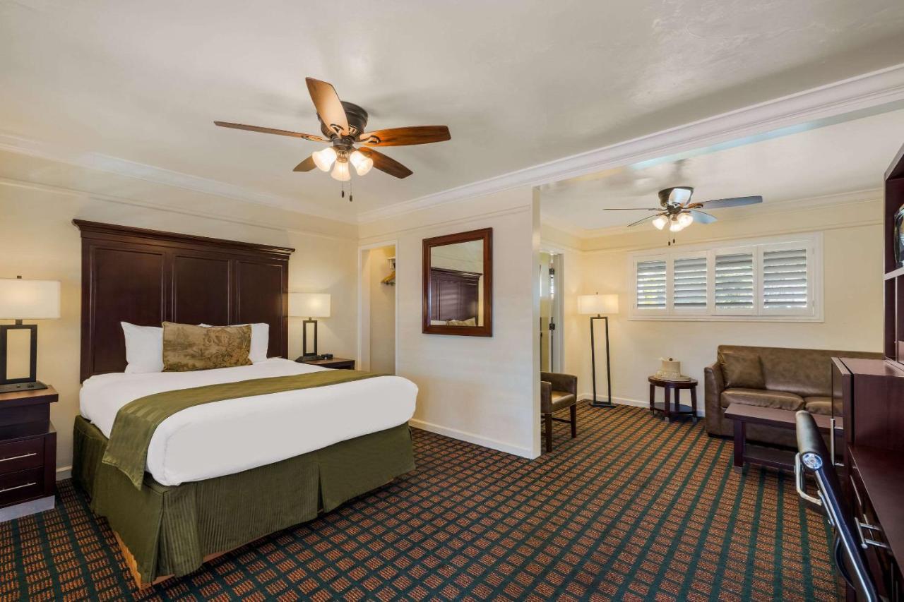 Clarion Collection Carmel Oaks Inn Exterior photo