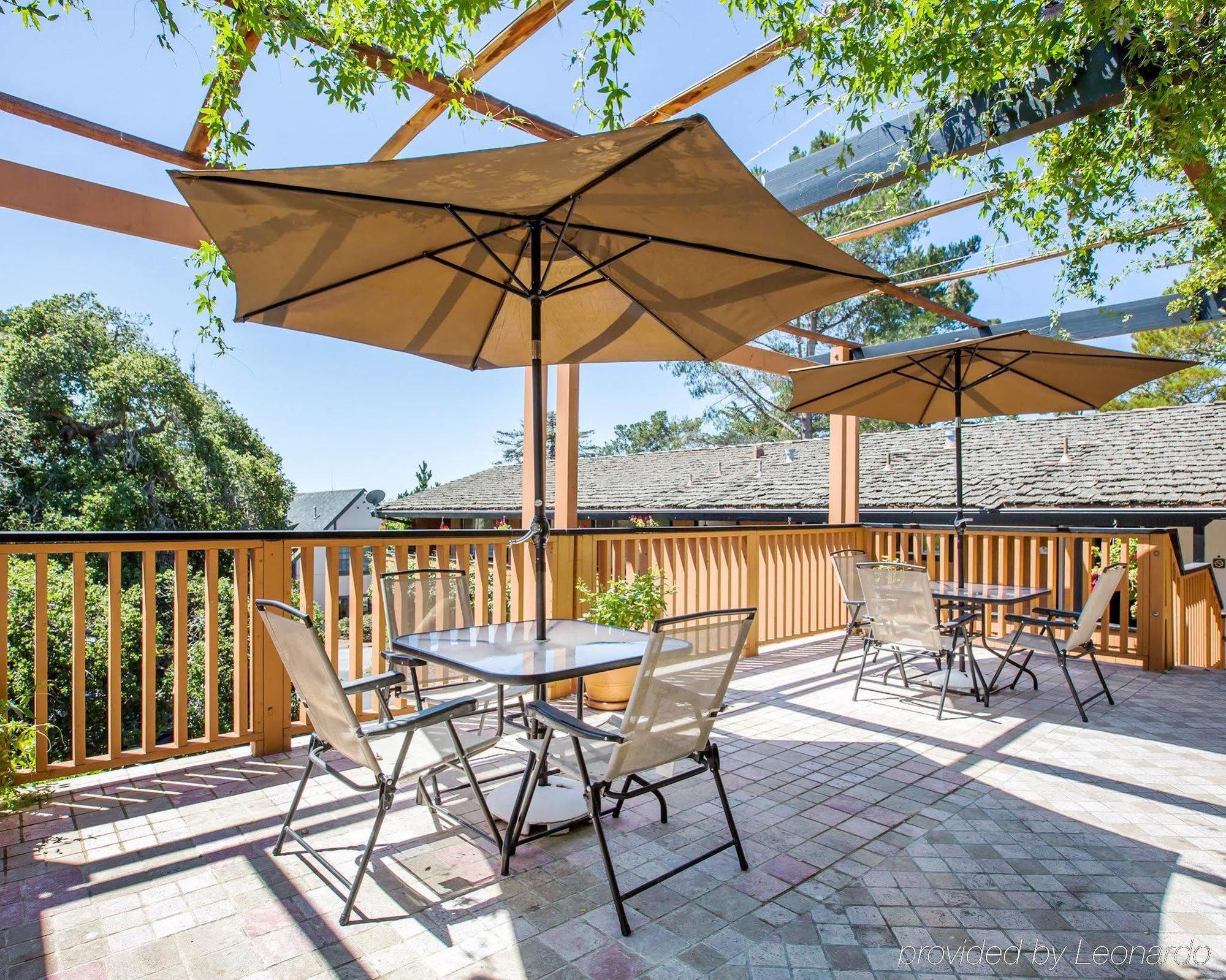 Clarion Collection Carmel Oaks Inn Exterior photo